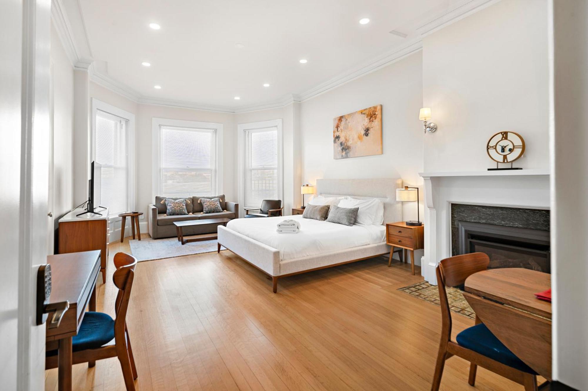 Charlesgate Suites Boston Exterior photo