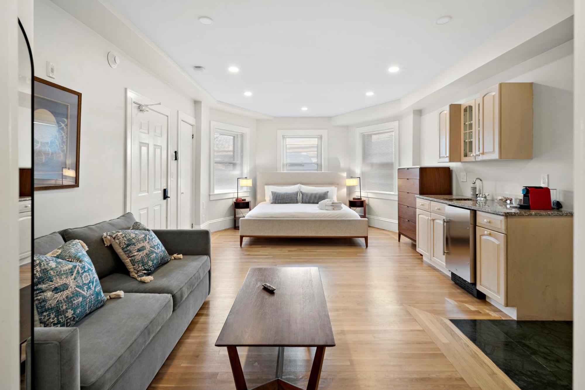 Charlesgate Suites Boston Exterior photo